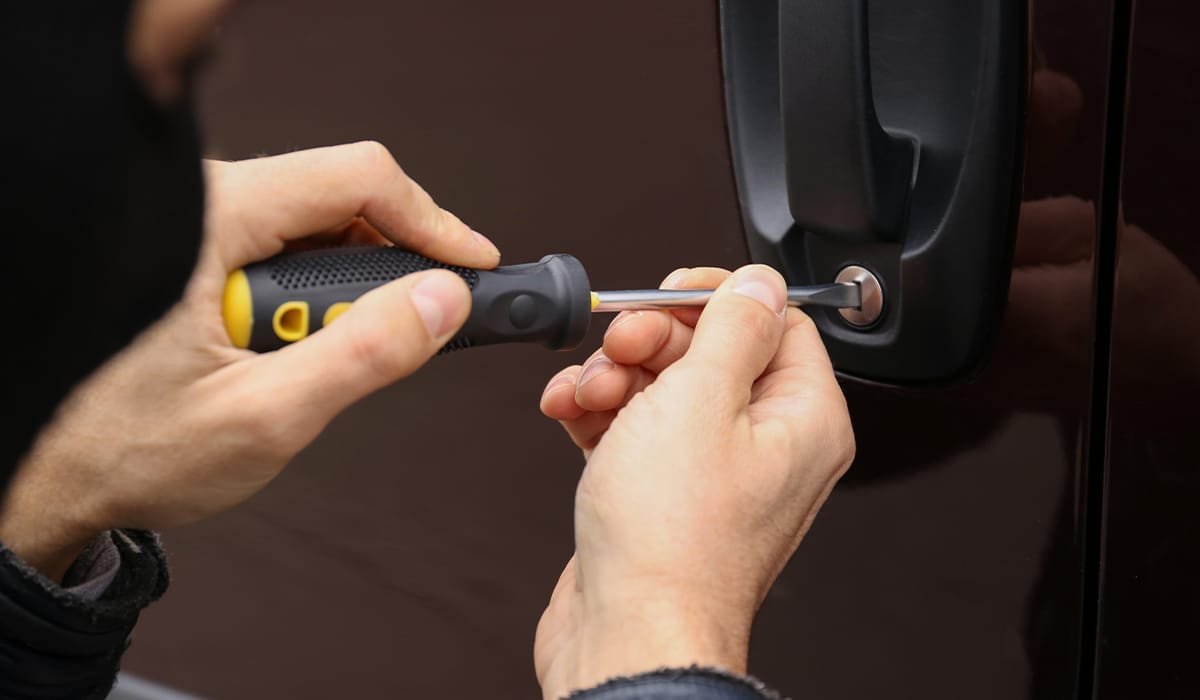 emergency-locksmith-services-available-24-hours emergency locksmith services available 24 hours